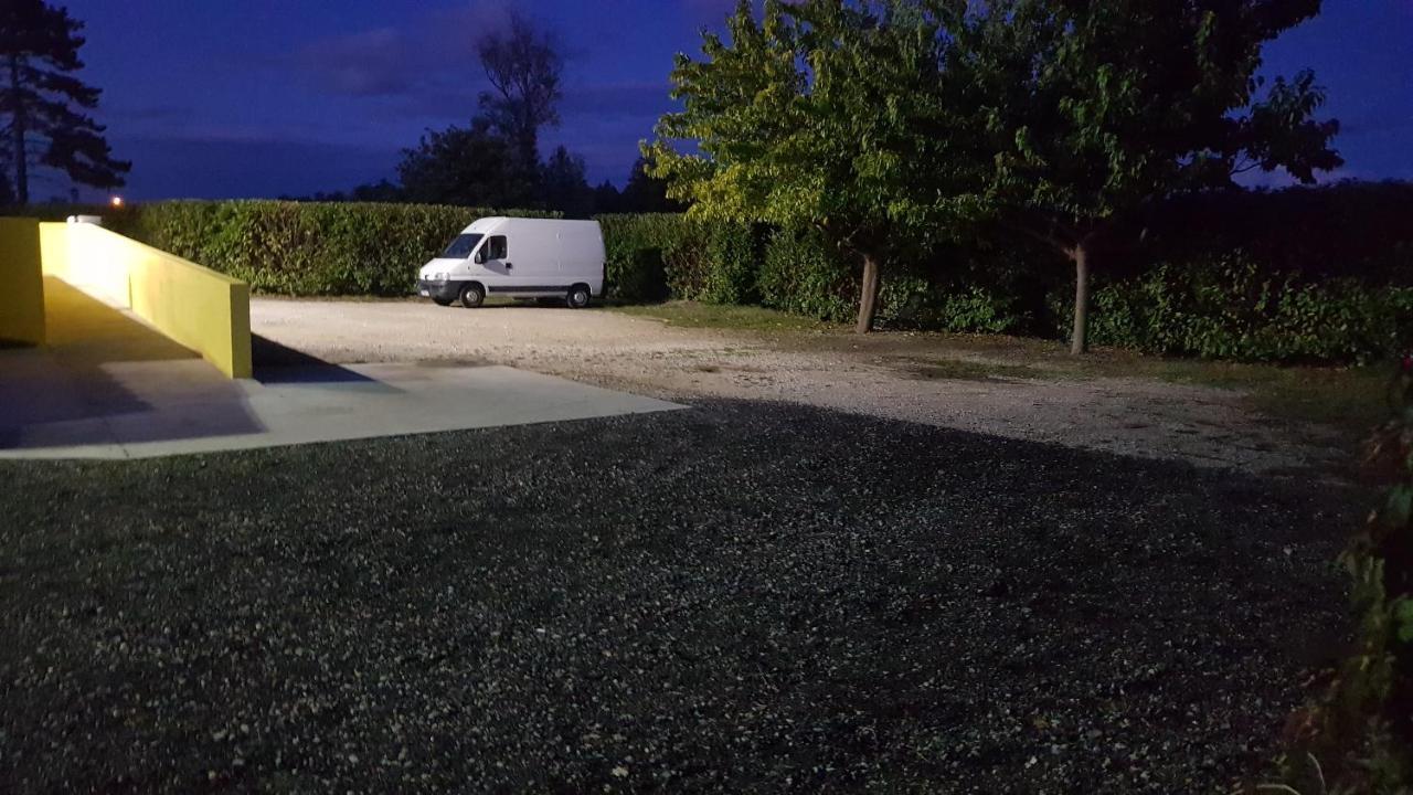 Auberge De La Licorne Eu Livron-sur-Drôme Exterior foto